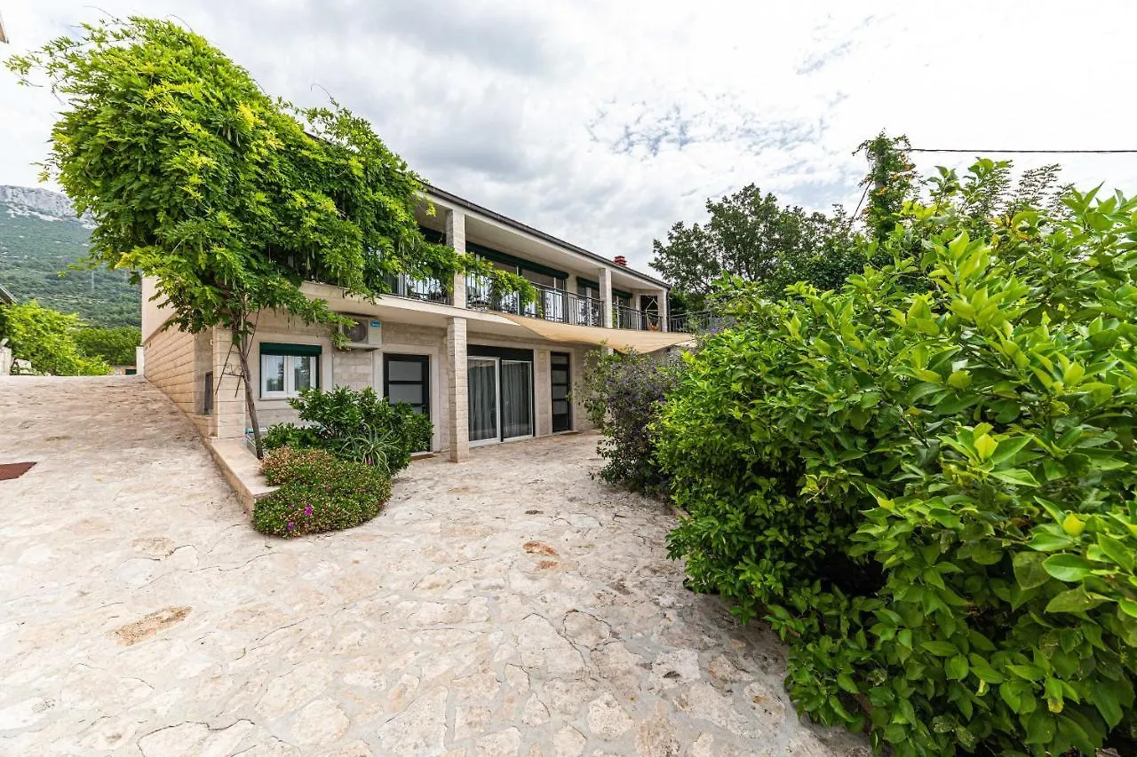 Home Away From Home With Outdoor Pool, Botanical Garden And A Beautiful Sea View Kastela