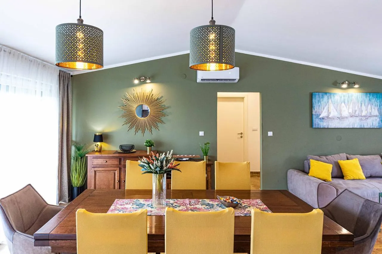 Holiday home Home Away From Home With Outdoor Pool, Botanical Garden And A Beautiful Sea View Kastela Croatia