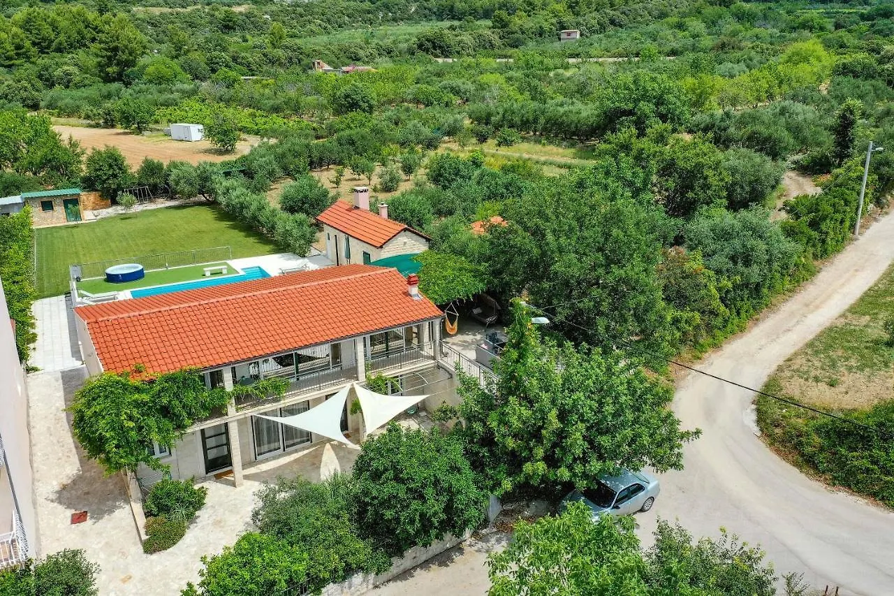 Home Away From Home With Outdoor Pool, Botanical Garden And A Beautiful Sea View Kastela 0*,