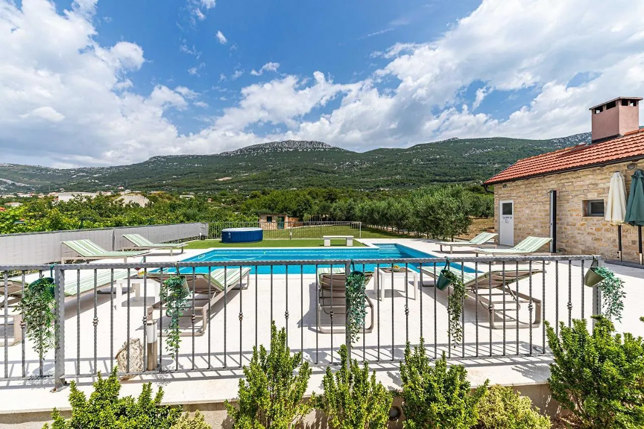 Home Away From Home With Outdoor Pool, Botanical Garden And A Beautiful Sea View Kastela Holiday home