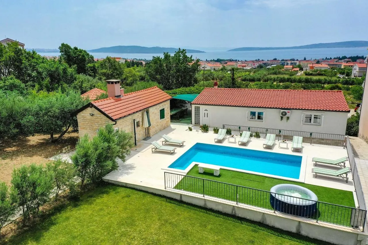 Holiday home Home Away From Home With Outdoor Pool, Botanical Garden And A Beautiful Sea View Kastela
