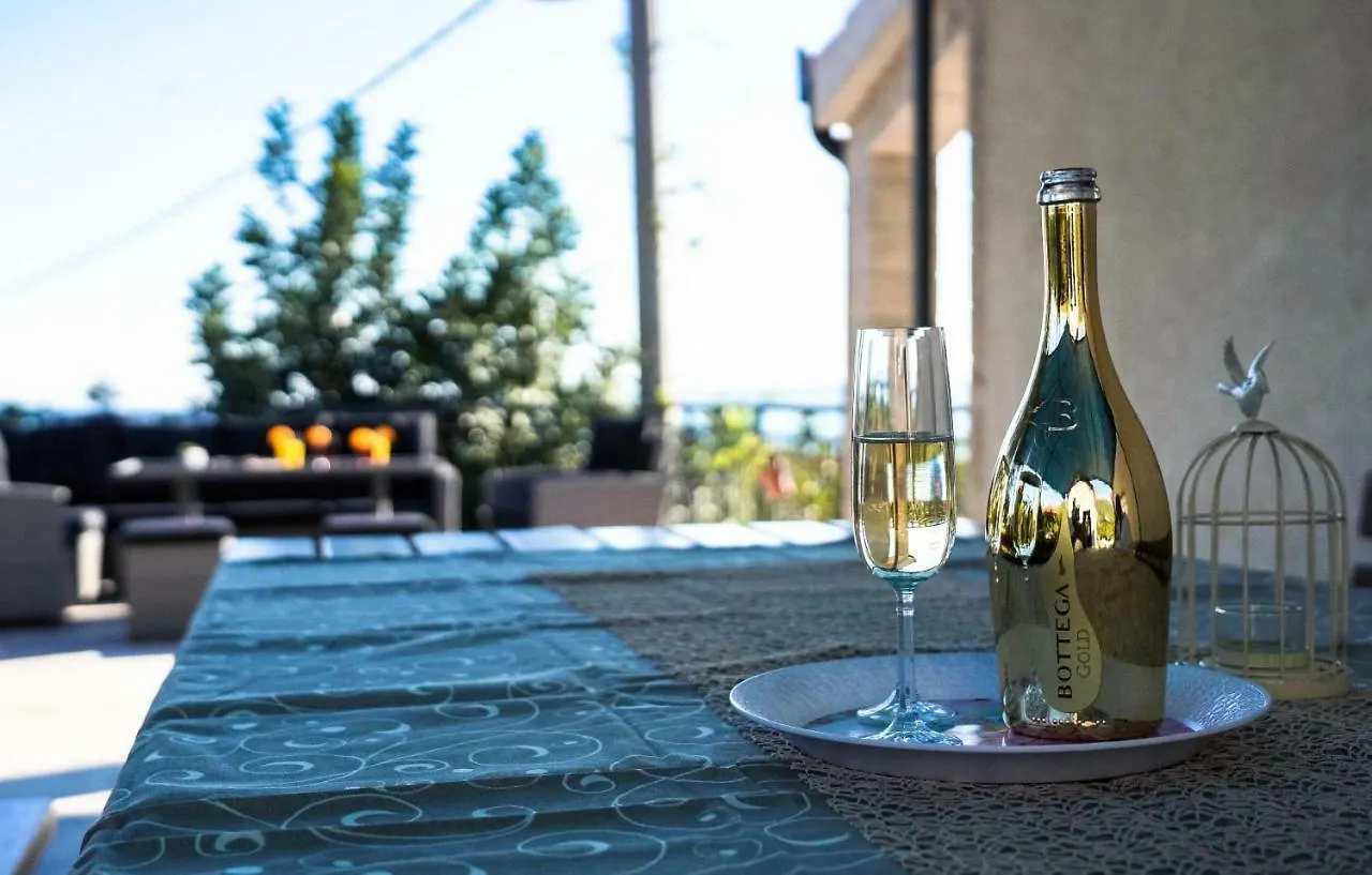 Home Away From Home With Outdoor Pool, Botanical Garden And A Beautiful Sea View Kastela 0*,