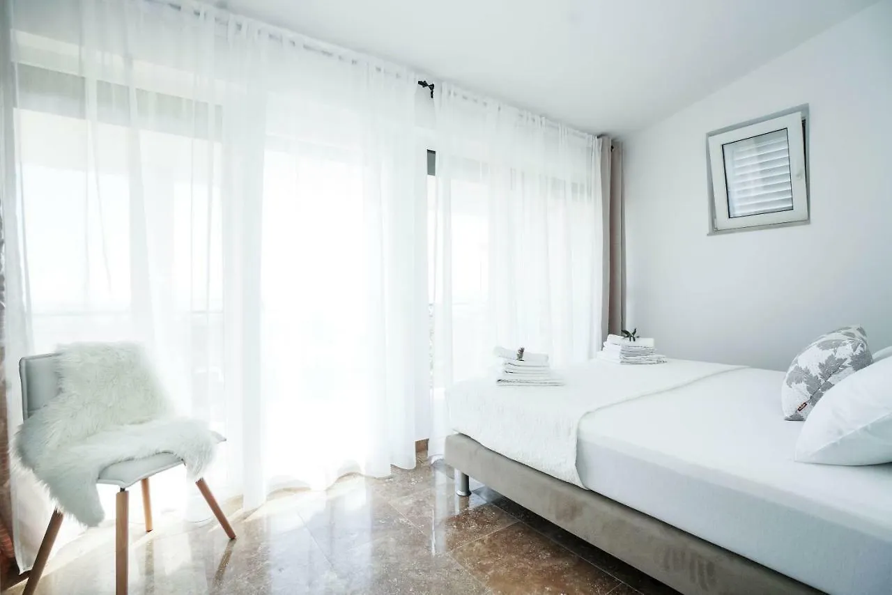 Home Away From Home With Outdoor Pool, Botanical Garden And A Beautiful Sea View Kastela 0*,
