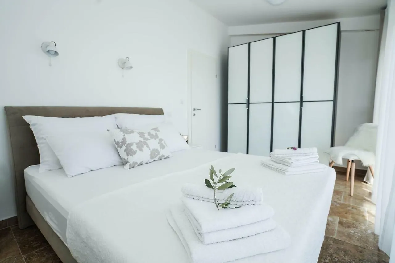 Home Away From Home With Outdoor Pool, Botanical Garden And A Beautiful Sea View Kastela Holiday home