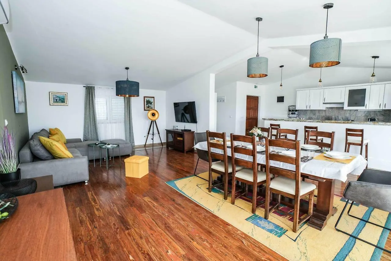 Home Away From Home With Outdoor Pool, Botanical Garden And A Beautiful Sea View Kastela
