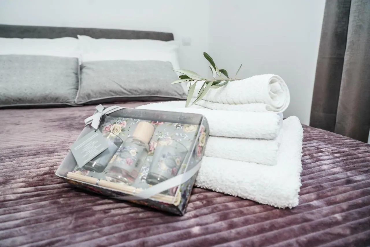 Home Away From Home With Outdoor Pool, Botanical Garden And A Beautiful Sea View Kastela